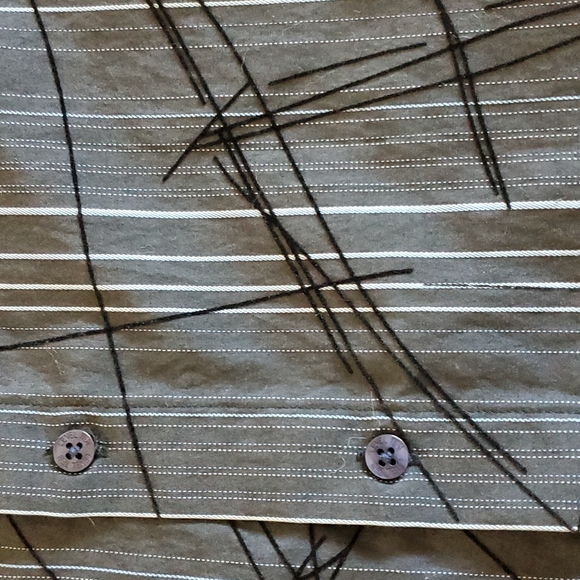 Grey button down shirt - Picture 4 of 6